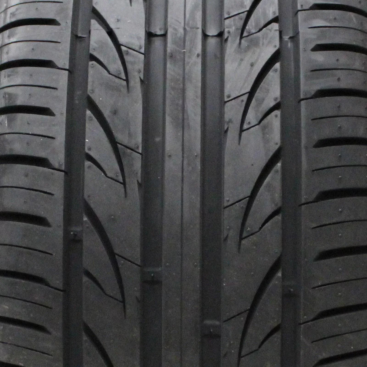 Lexani LXUHP-207 UHP 235/40ZR18 95W XL Passenger Tire